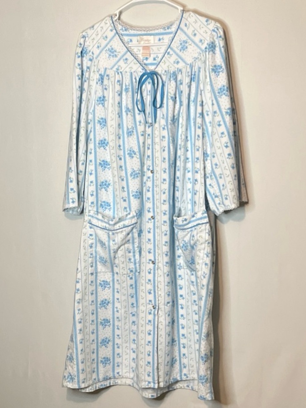 Vintage Sears Carriage Court Womens Size Large Floral Blue White Gown Cotton